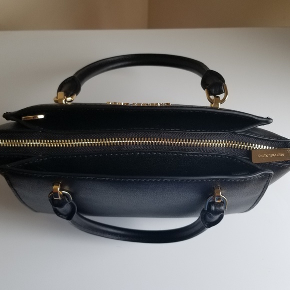 🚫SOLD🚫Michael Kors Satchel - Picture 2 of 8